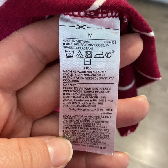 Ladies Old Navy Top - Picture 4 of 4